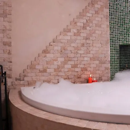 Apartmán Delux Private Jacuzzi And Sauna Inside The Flat