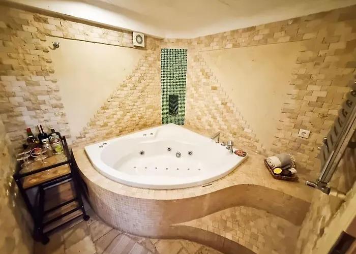 Delux Private Jacuzzi And Sauna Inside The Flat Istanbul