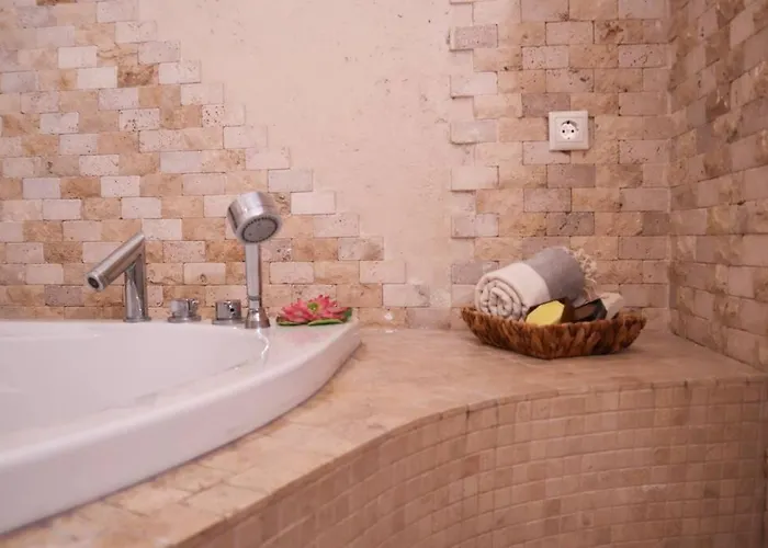 Delux Private Jacuzzi And Sauna Inside The Flat Istanbul