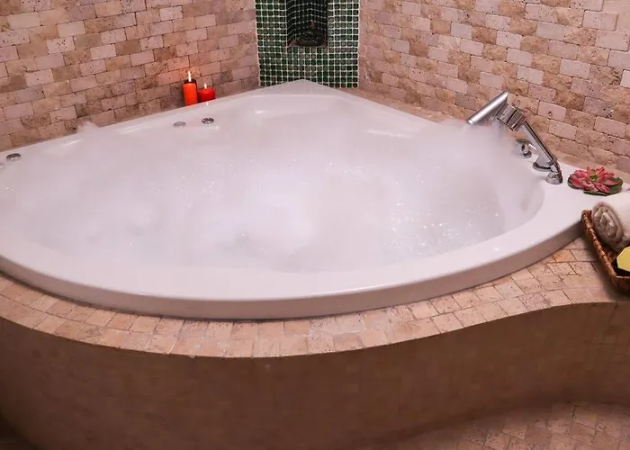 Delux Private Jacuzzi And Sauna Inside The Flat Apartment Istanbul