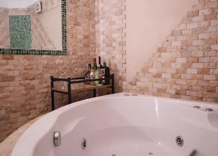 Apartment Delux Private Jacuzzi And Sauna Inside The Flat