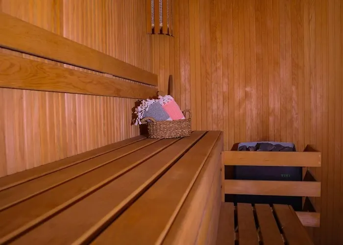 Delux Private Jacuzzi And Sauna Inside The Flat Apartment *