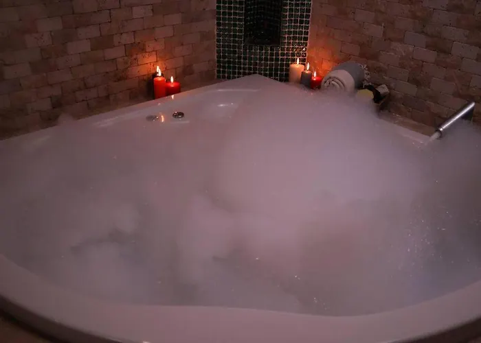 Delux Private Jacuzzi And Sauna Inside The Flat Apartment Istanbul