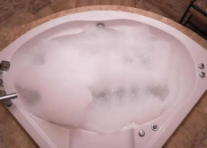 Delux Private Jacuzzi And Sauna Inside The Flat