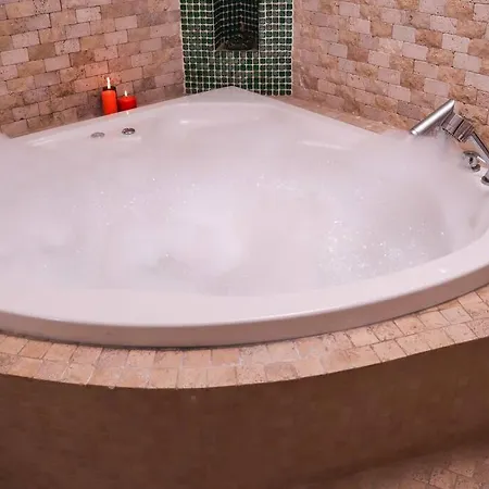 Delux Private Jacuzzi And Sauna Inside The Flat شقة اسطنبول