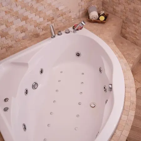 Delux Private Jacuzzi And Sauna Inside The Flat * اسطنبول