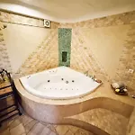 Delux Private Jacuzzi And Sauna Inside The Flat Istanbul
