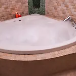 Delux Private Jacuzzi And Sauna Inside The Flat Apartment Istanbul